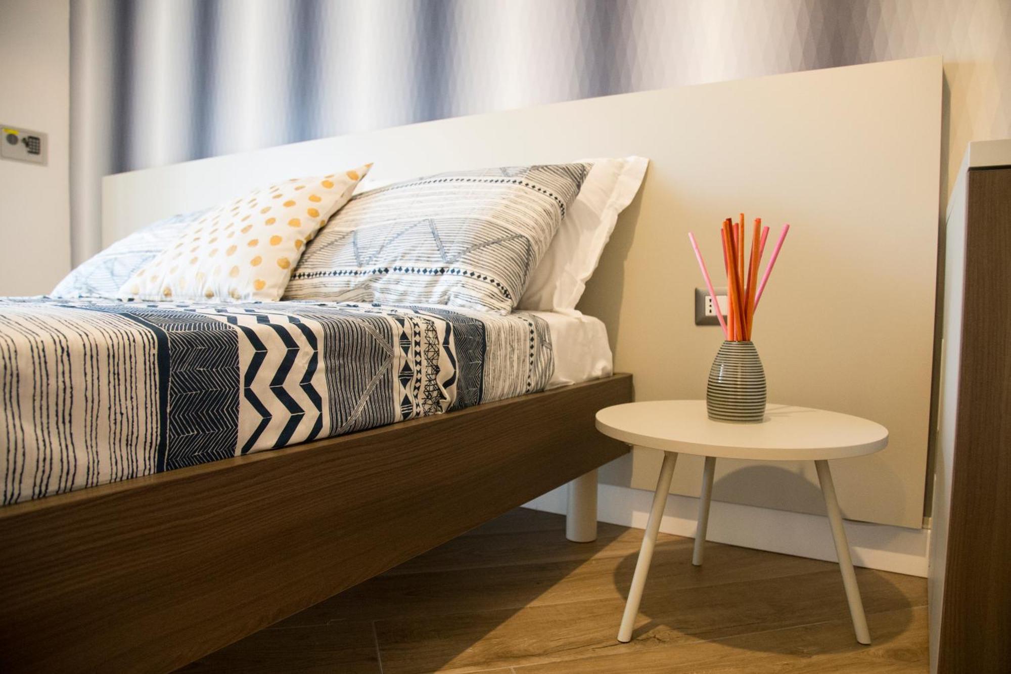 Rooms Garibaldi Napoli Ngoại thất bức ảnh